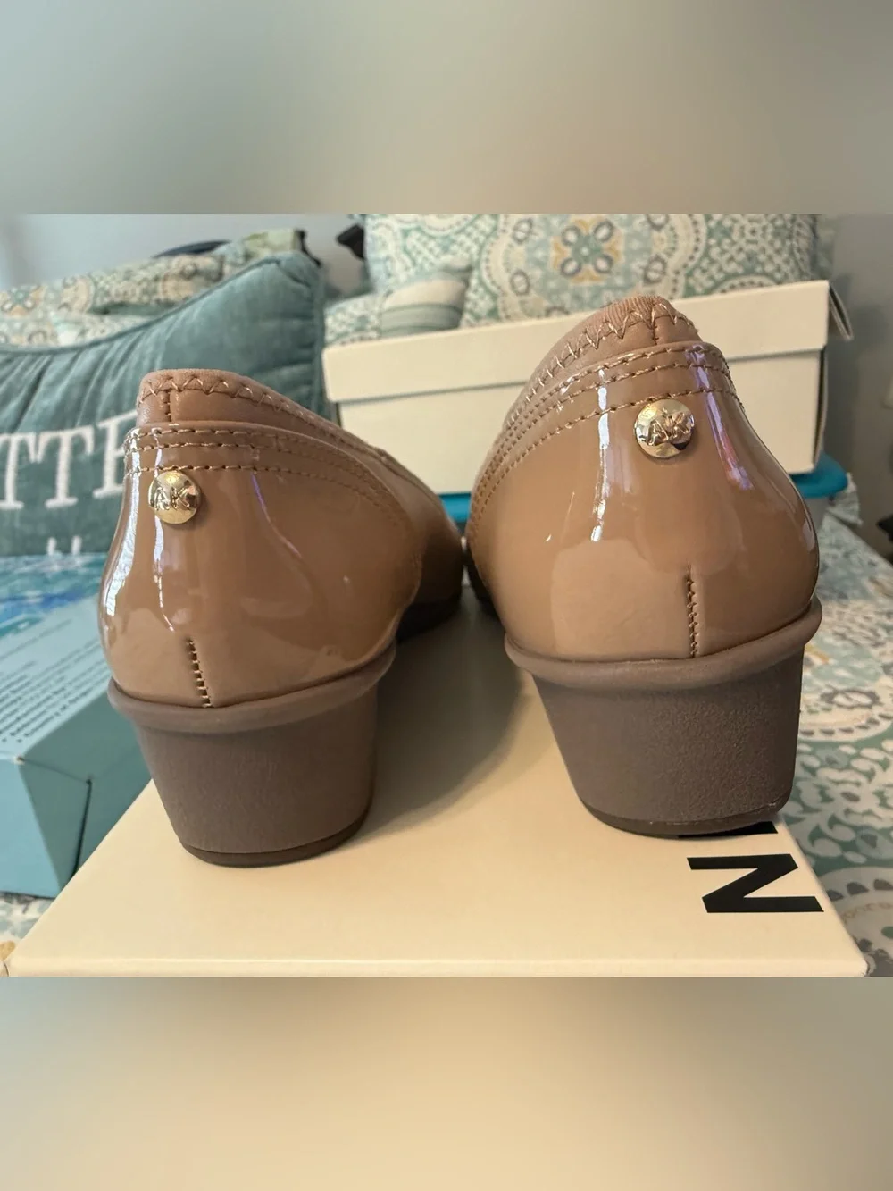 NWT Anne Klein Wisher Natural Tan Wedges 9